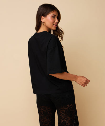 Bobbie T-shirt ~ Black